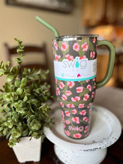 SWIG 40oz MEGA TUMBLER On the Prowl