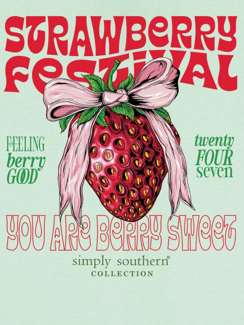 Simply Southern -STRAWBERRY t-shirt in-MINT
