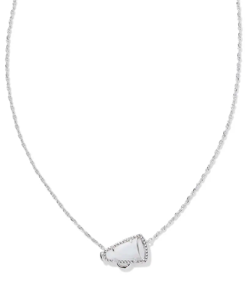 CHEER SHORT PENDANT NECKLACE in Silver
