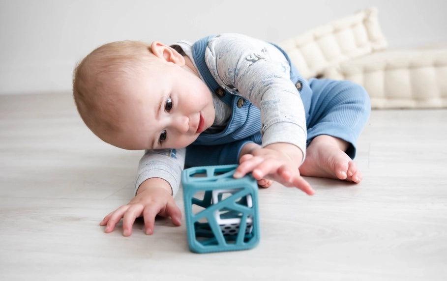 Chew Cube - Silicone Teether Rattle in marble