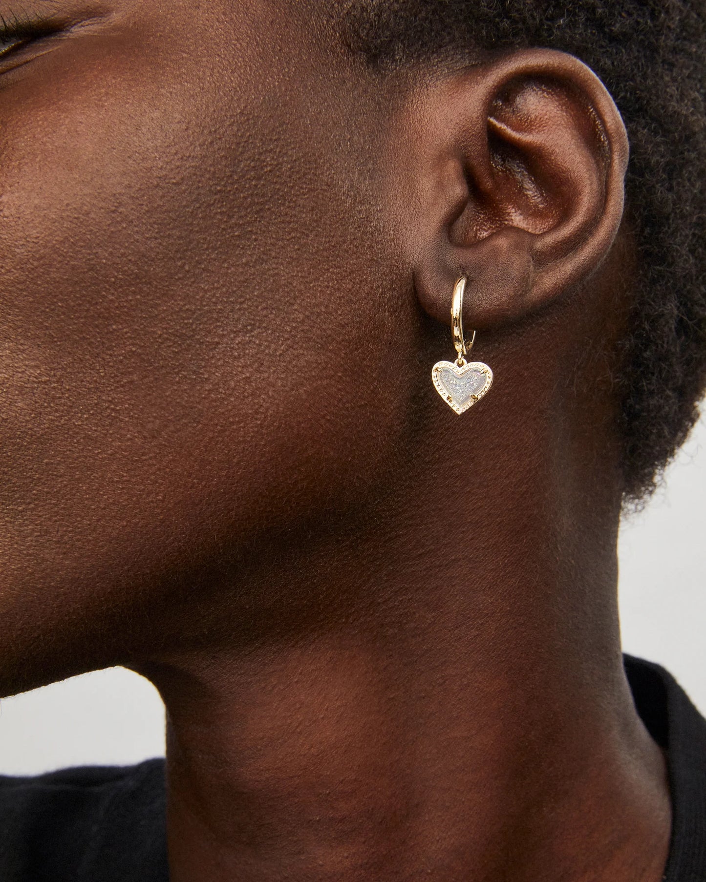 ARI HEART HUGGIE EARRINGS in GOLD IRIDESCENT DRUSY