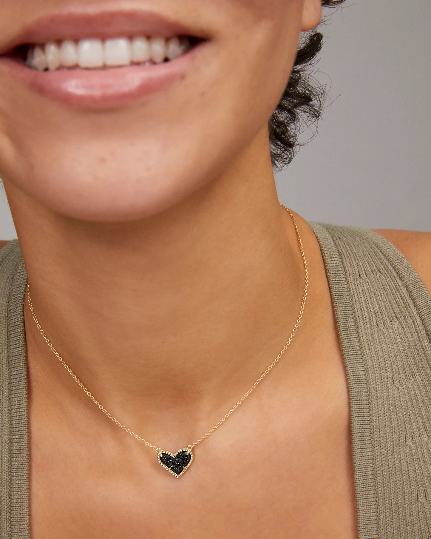ARI HEART SHORT PENDANT NECKLACE in GOLD BLACK DRUSY