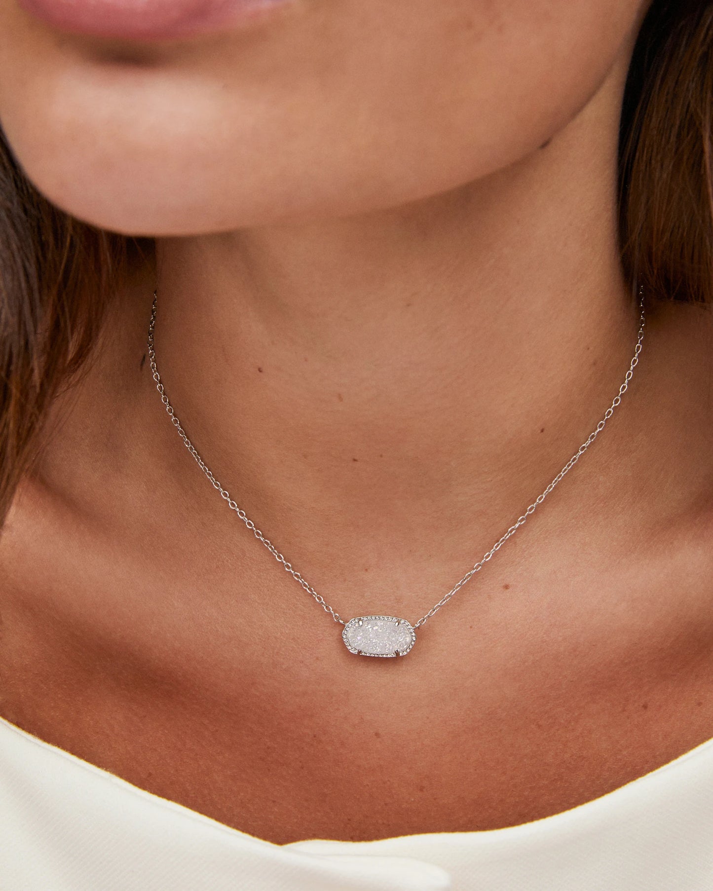 ELISA SHORT PENDANT NECKLACE in RHODIUM IRIDESCENT DRUSY