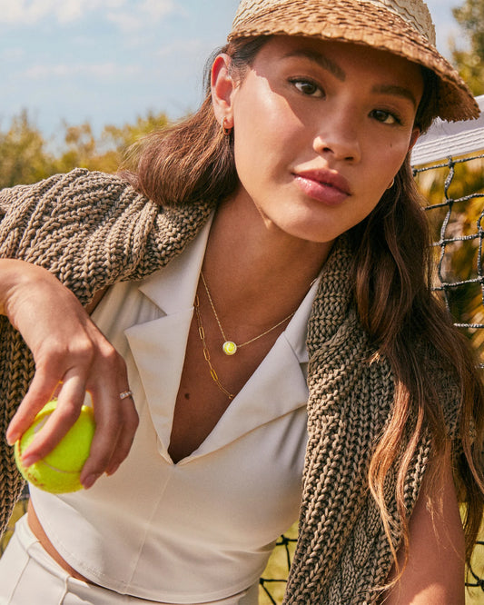 TENNIS SHORT PENDANT NECKLACE in Gold
