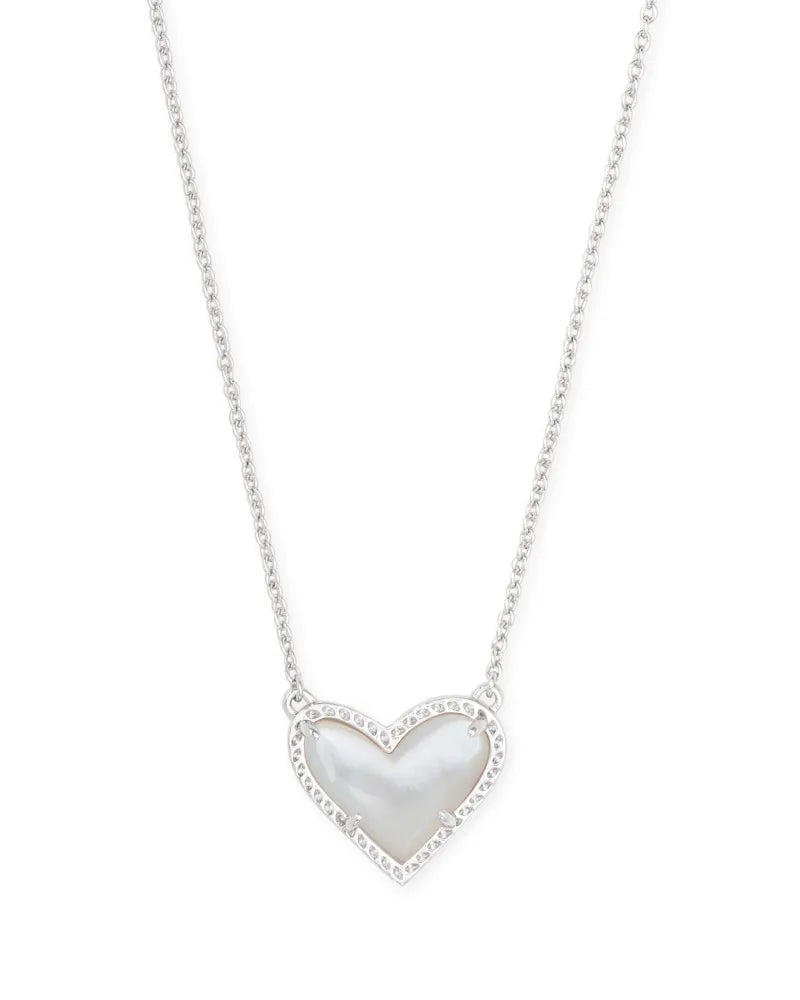 ARI HEART SHORT PENDANT NECKLACE in RHODIUM IVORY MOTHER OF PEARL