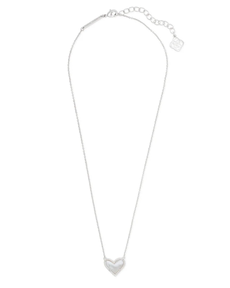 ARI HEART SHORT PENDANT NECKLACE in RHODIUM IVORY MOTHER OF PEARL